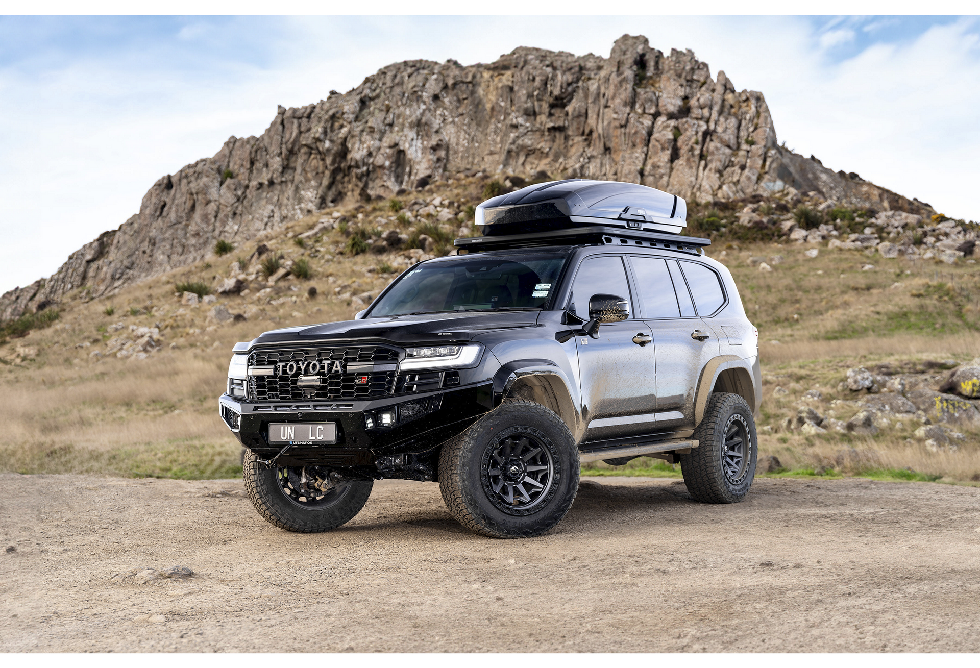 FUEL COVERT l LANDCRUISER 300 SERIES 2024