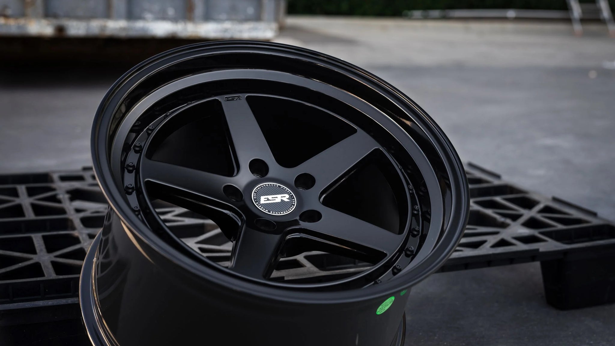 ESR l CS5 Gloss Black