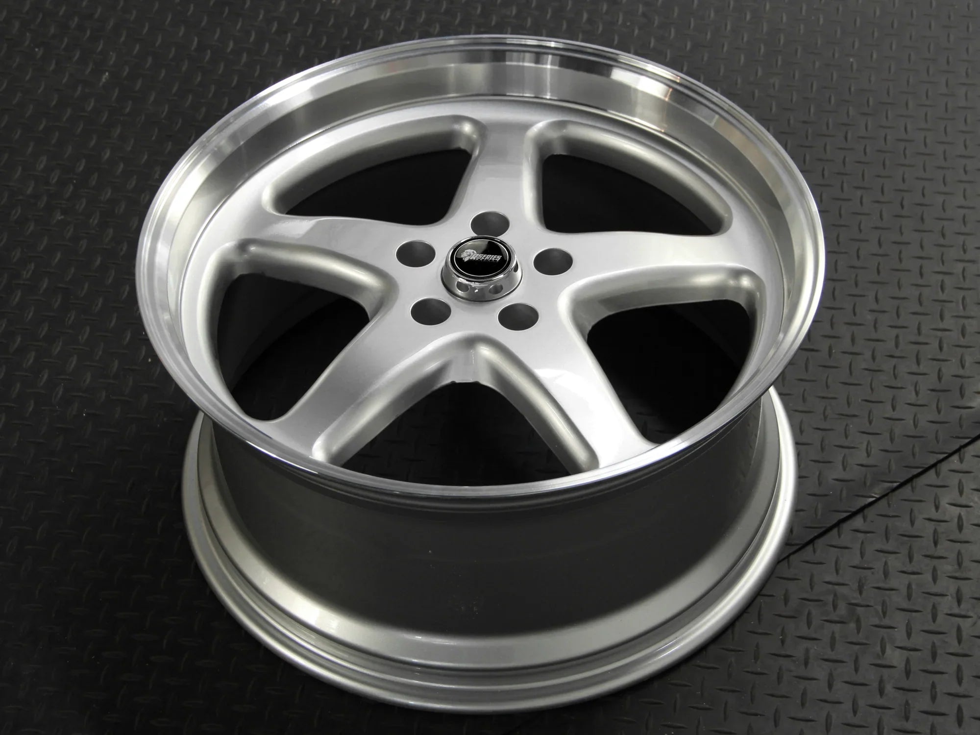 WS MAX GREY SILVER MACHINED LIP